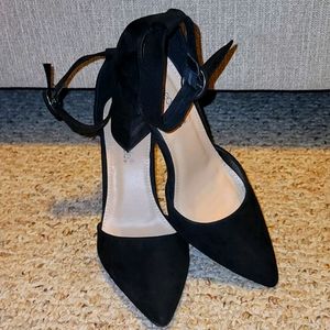 Shoe Dazzle block heel, pointy toe
